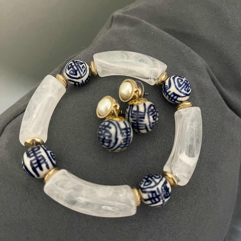 Elegant Blue and White Bracelet and Earring Set
